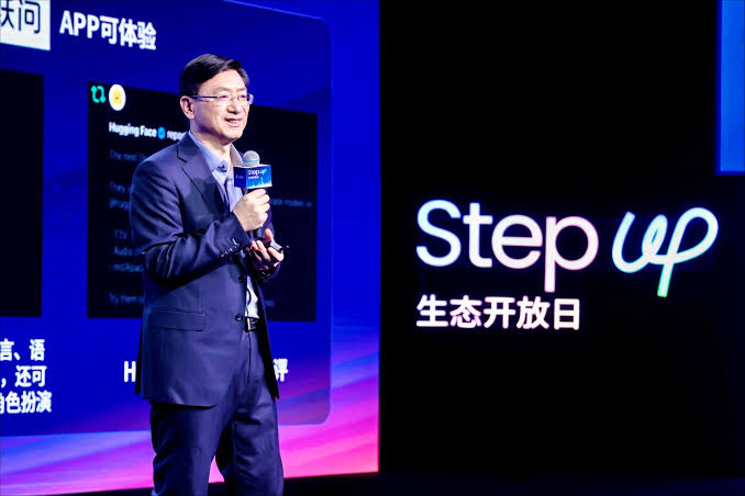 The StepFun logo, representing the Chinese AI lab behind the Step 5 model